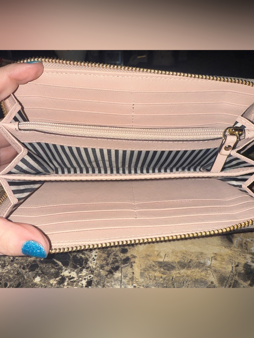 ✨ NWOT Kate Spade Pink Bow Rhinestone Laurel Way Jeweled Leather Wallet ✨ - Picture 3 of 3